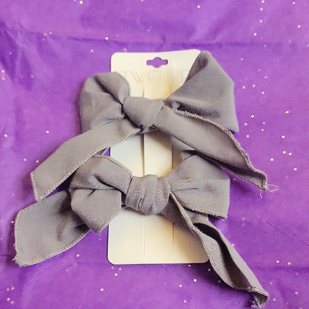 Twelve by Twelve Gray Hair Accessories Set Classic Bows